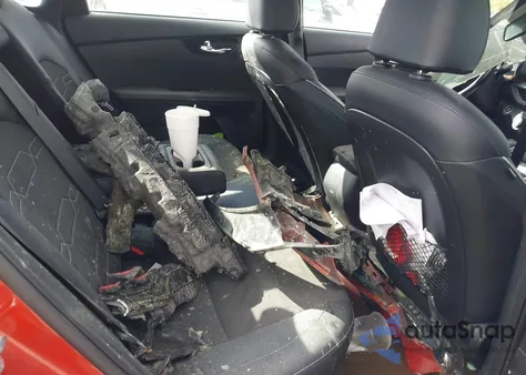 2020 Kia Forte Gt-Line z USA, uszkodzony, nr VIN 3KPF34AD2LE239698